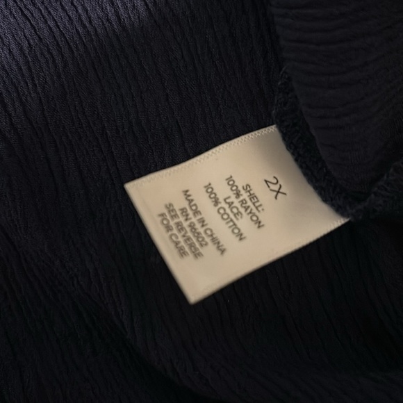 Westport 2X rayon blue cold shoulder lace tunic. Good condition. Pretty. Nice - Picture 10 of 11